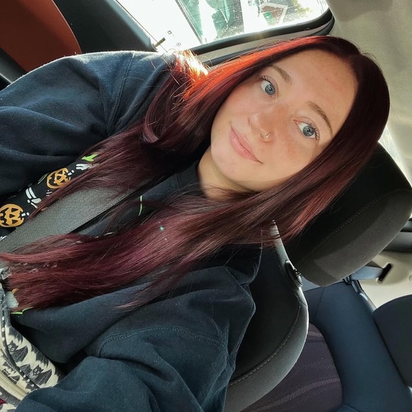 Meet your Posher, Allison - Picture 1 of 1